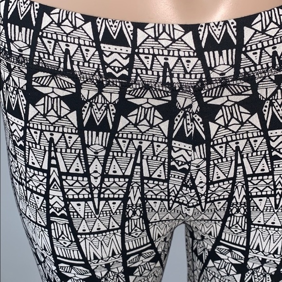 New Victoria’s Secret Pink Aztec Print Pants XS - Picture 4 of 12